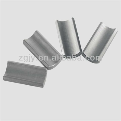 240-260 KA/m Çam kömürü Gri Islak Kalıplama Kalıcı Ferrit Motor Mıknatısları