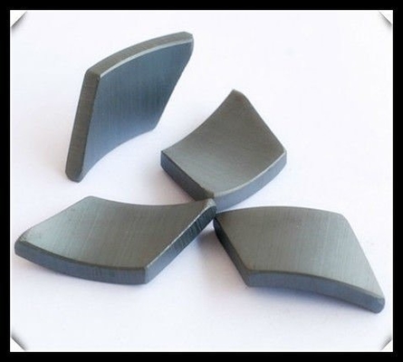 Düşük Gürültülü Su Pompası Ferrit Mıknatıs Kömür Gri DC Motor Mıknatısı